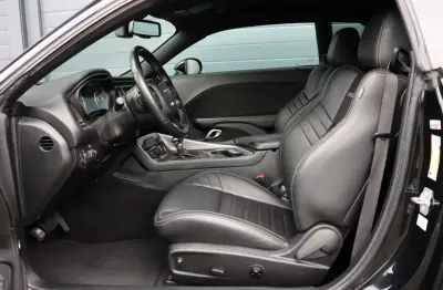 Dodge Challenger 2019 - 47000 EUR, 47000 km - AUTO.MOTO.pt - 47000km - foto 6 de 10