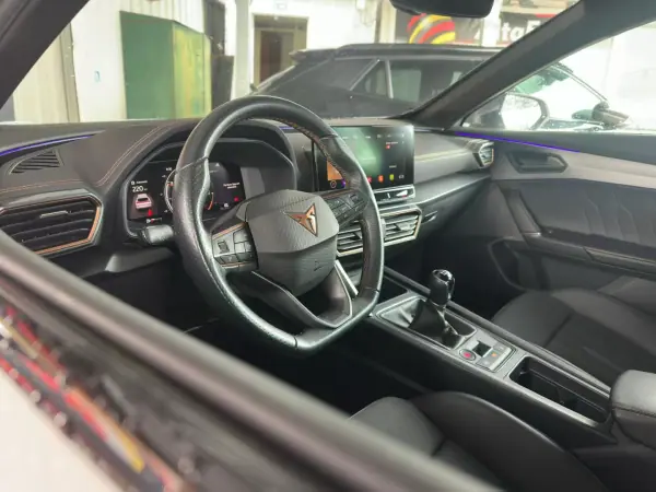 Cupra Formentor 2022 - 28900 EUR, 113061 km - AUTO.MOTO.pt - 113061km - foto 11 de 26