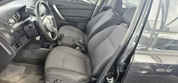 Chevrolet Aveo 2009 - 5900 EUR, 167142 km - AUTO.MOTO.pt - 167142km - foto 3 de 6