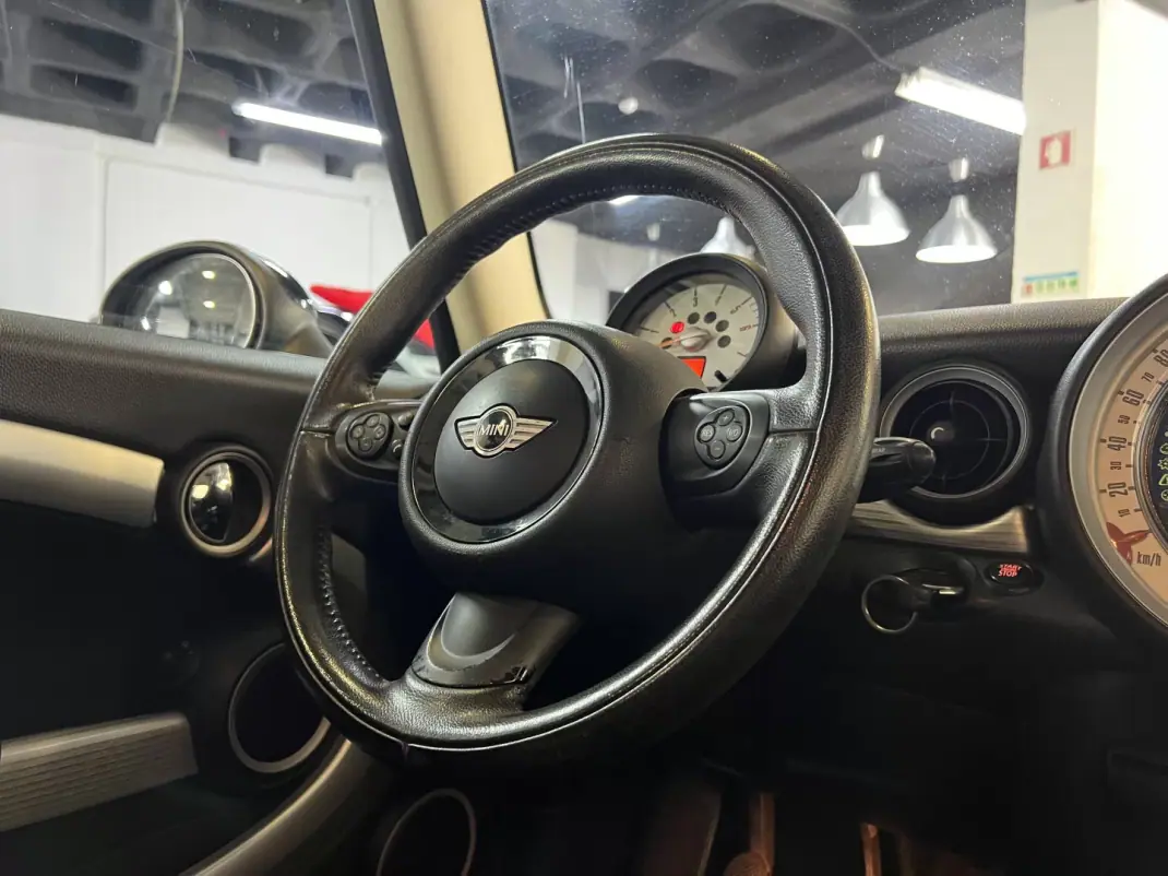 MINI 3 Portas 2012 - 6990 EUR, 185000 km - AUTO.MOTO.pt - 185000km - foto 14 de 41