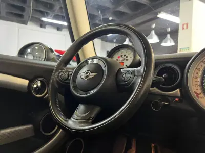MINI 3 Portas 2012 - 6990 EUR, 185000 km - AUTO.MOTO.pt - 185000km - foto 14 de 41