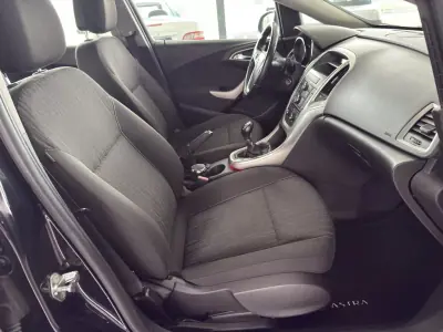 Opel Astra 2009 - 5990 EUR, 244173 km - AUTO.MOTO.pt - 244173km - foto 10 de 18