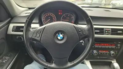 BMW 320 2010 - 12890 EUR, 157813 km - AUTO.MOTO.pt - 157813km - foto 32 de 41