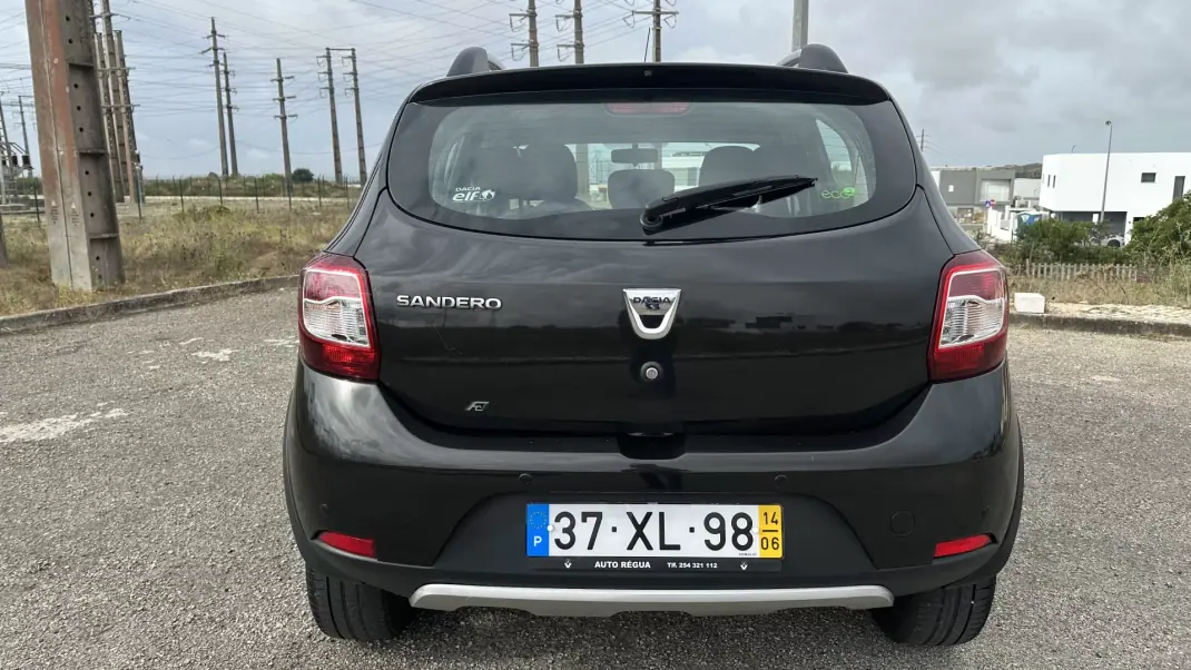 Dacia Sandero 2014 - 6900 EUR, 230000 km - 230000km - foto 4 de 22