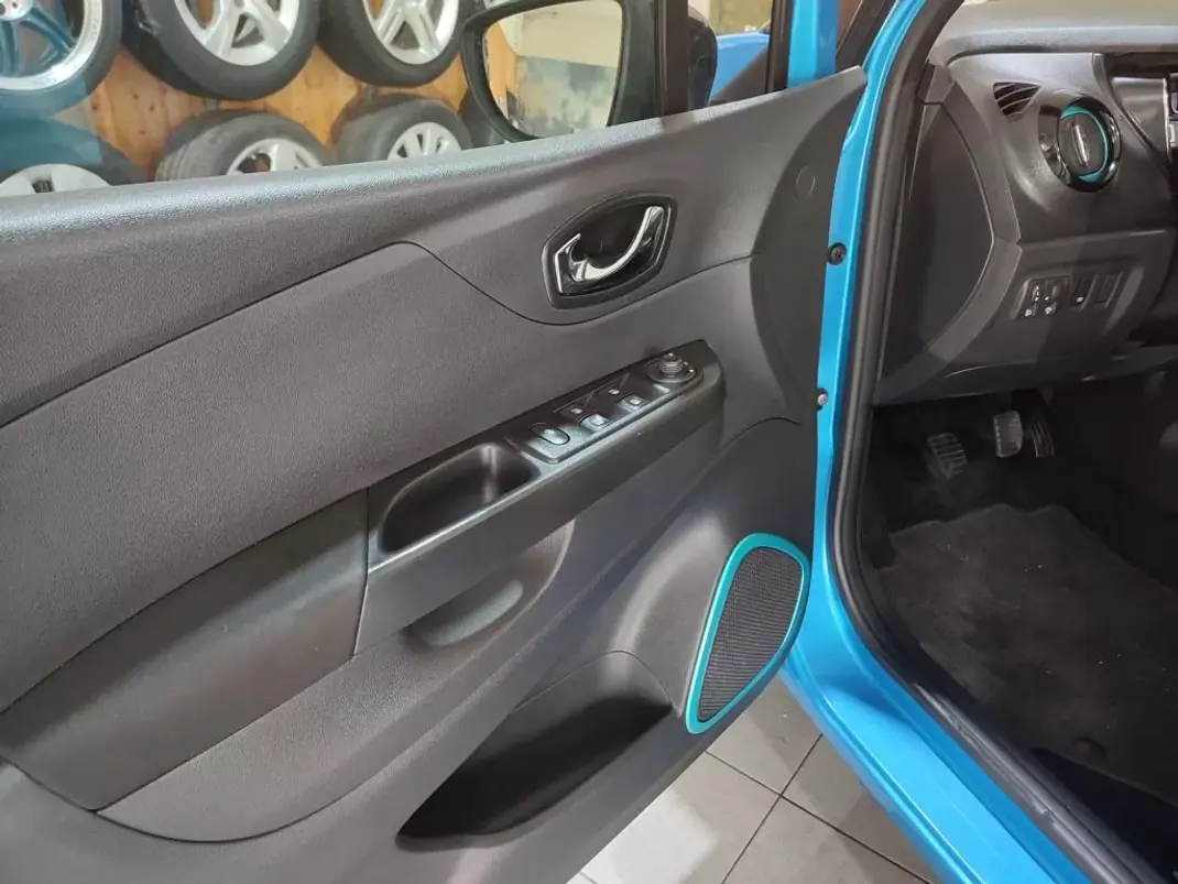 Renault Captur 2016 - 13800 EUR, 159000 km - AUTO.MOTO.pt - 159000km - foto 7 de 12