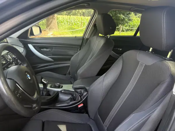 BMW 318 2016 - 15250 EUR, 172000 km - AUTO.MOTO.pt - 172000km - foto 4 de 27
