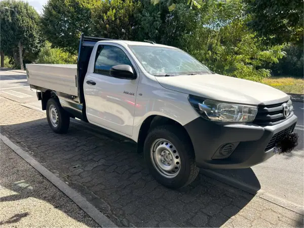 Toyota Hilux 2020 - 26999 EUR, 87000 km - AUTO.MOTO.pt - 87000km - foto 2 de 9