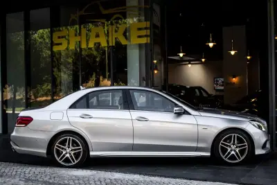 Mercedes-Benz E 250 2016 - 23750 EUR, 215762 km - AUTO.MOTO.pt - 215762km - foto 5 de 39