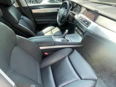 BMW 750 2010 - 33000 EUR, 73000 km - AUTO.MOTO.pt - 73000km - foto 15 de 18