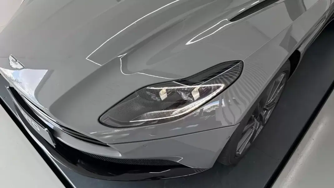 Aston Martin DB11 Coupé 2020 - 149990 EUR, 48409 km - 48409km - foto 2 de 38