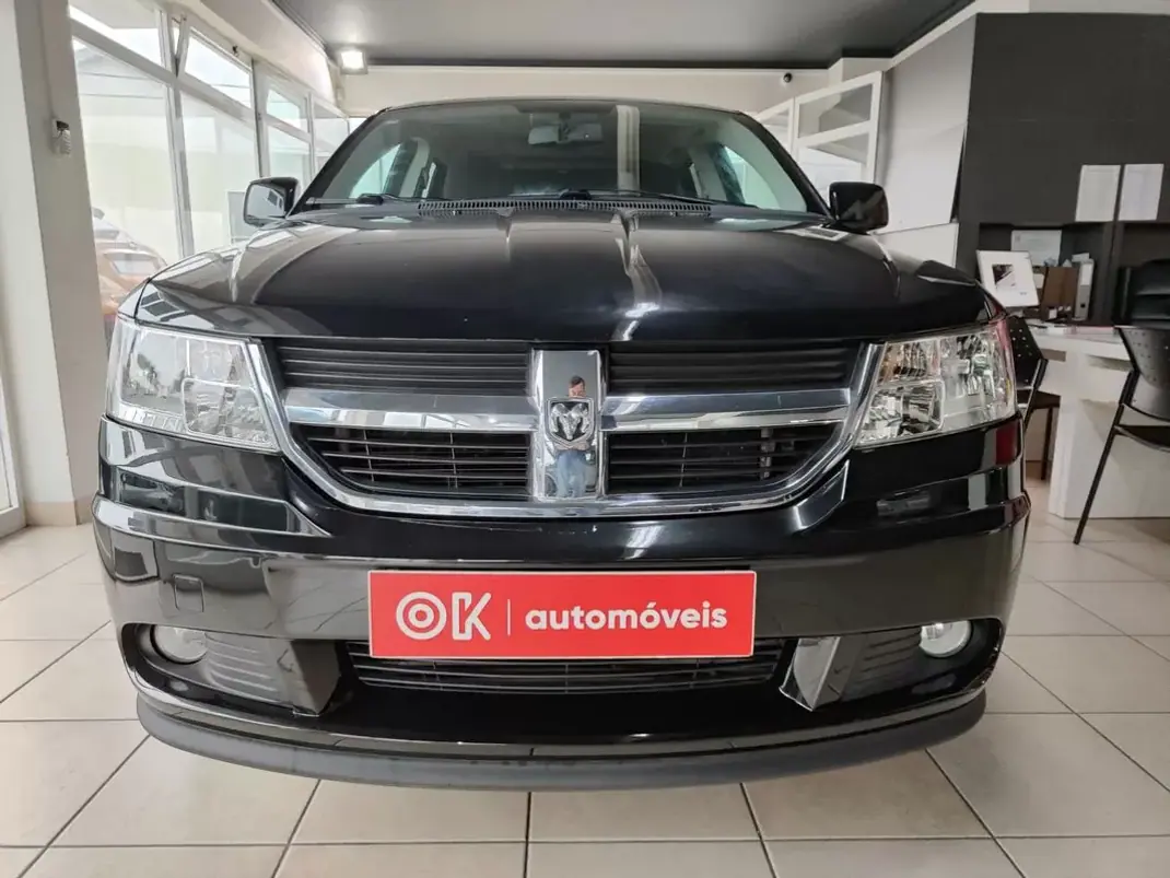 Dodge Journey 2010 - 11750 EUR, 113500 km - AUTO.MOTO.pt - 113500km - foto 4 de 36
