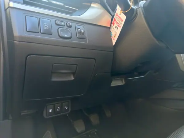 Toyota Avensis Touring Sports 2015 - 15490 EUR, 118500 km - AUTO.MOTO.pt - 118500km - foto 14 de 18