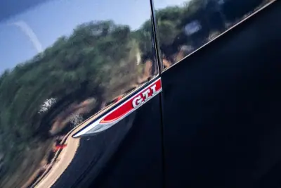 Volkswagen Golf 2015 - 24990 EUR, 83192 km - AUTO.MOTO.pt - 83192km - foto 10 de 45