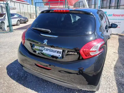 Peugeot 208 2014 - 7750 EUR, 84840 km - 84840km - foto 10 de 25