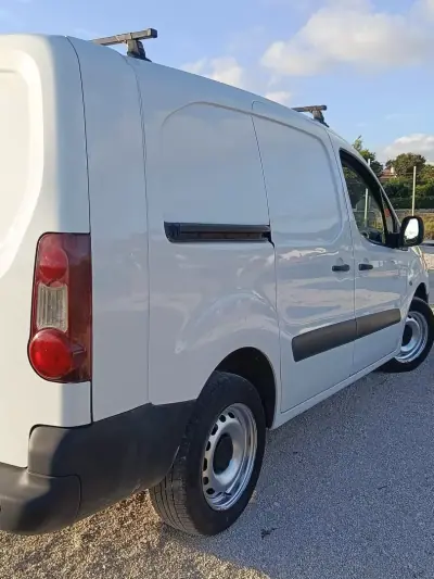 Citroën Berlingo 2015 - 8900 EUR, 220000 km - AUTO.MOTO.pt - 220000km - foto 5 de 7