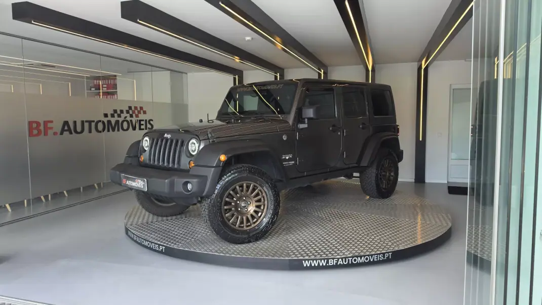 Jeep Wrangler Unlimited 2018 - 49500 EUR, 104894 km - AUTO.MOTO.pt - 104894km - foto 2 de 63