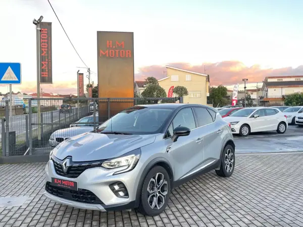 Renault Captur 2022 - 17300 EUR, 89000 km - AUTO.MOTO.pt - 89000km - foto 2 de 10