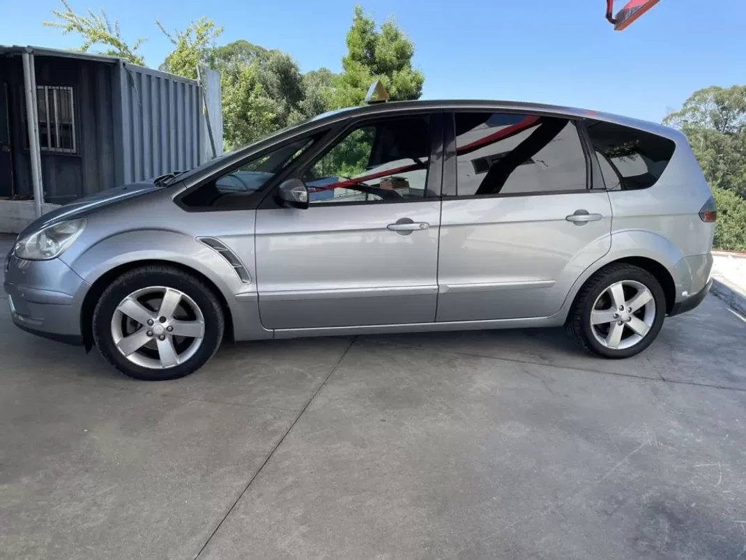 Ford S-Max 2007 - 6990 EUR, 269850 km - AUTO.MOTO.pt - 269850km - foto 6 de 18