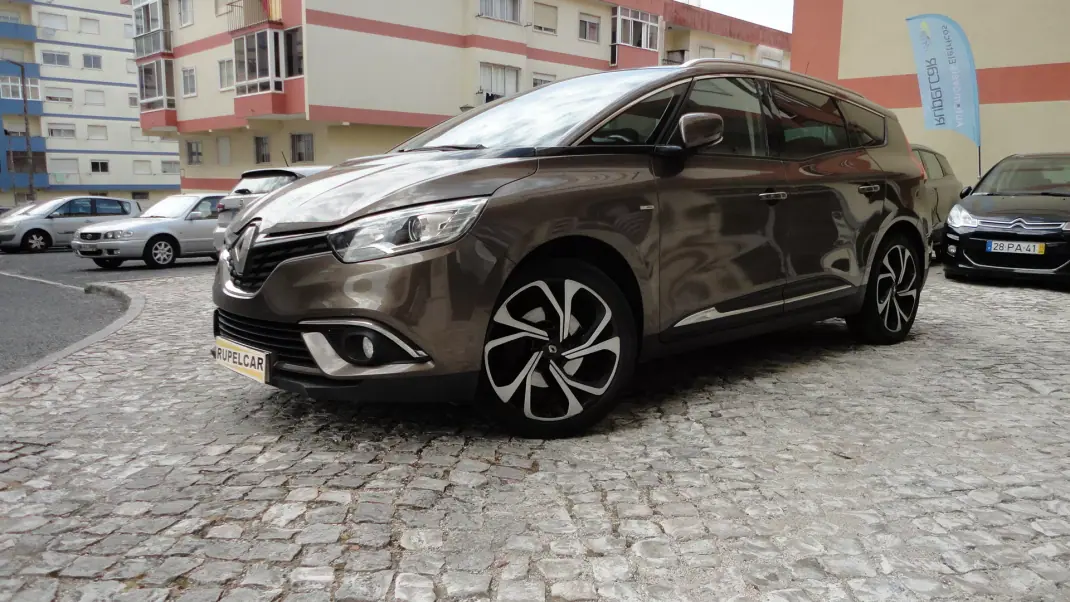 Renault Grand Scénic 2018 - 15500 EUR, 500000 km - 500000km - foto 2 de 33