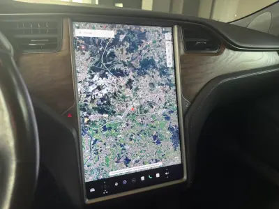 Tesla Model S 2019 - 27990 EUR, 181940 km - AUTO.MOTO.pt - 181940km - foto 15 de 29