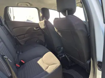 Renault Clio Sport Tourer 2018 - 11250 EUR, 87756 km - AUTO.MOTO.pt - 87756km - foto 13 de 30