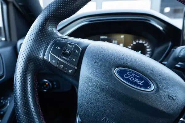 Ford Focus SW 2022 - 18999 EUR, 126000 km - AUTO.MOTO.pt - 126000km - foto 22 de 24