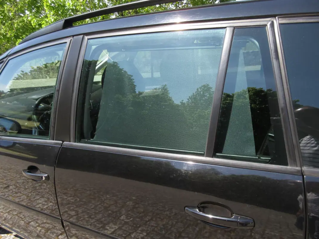 Citroën C4 Grand Picasso 2010 - 3490 EUR, 330000 km - AUTO.MOTO.pt - 330000km - foto 17 de 40
