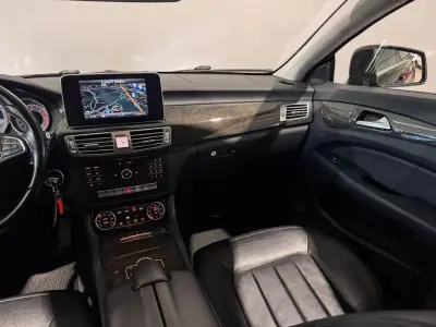 Mercedes-Benz CLS 350 2015 - 32500 EUR, 99869 km - AUTO.MOTO.pt - 99869km - foto 6 de 34
