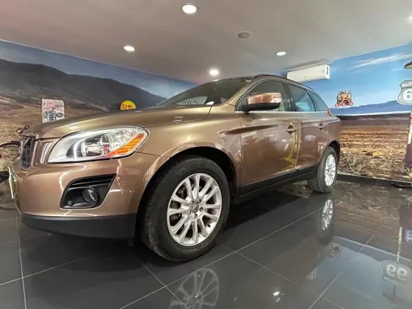 Volvo XC 60 2009 - 11750 EUR, 234215 km - AUTO.MOTO.pt - 234215km - foto 3 de 20