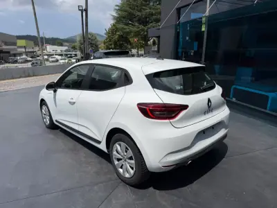 Renault Clio 2021 - 12500 EUR, 125000 km - AUTO.MOTO.pt - 125000km - foto 6 de 10