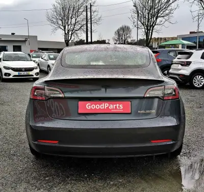 Tesla Model 3 2020 - 30400 EUR, 105371 km - AUTO.MOTO.pt - 105371km - foto 6 de 26