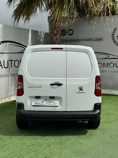 Peugeot Partner 1.5 BlueHDi Pro Standard 2021 - 13550 EUR, 171498 km - AUTO.MOTO.pt - 171498km - foto 4 de 18