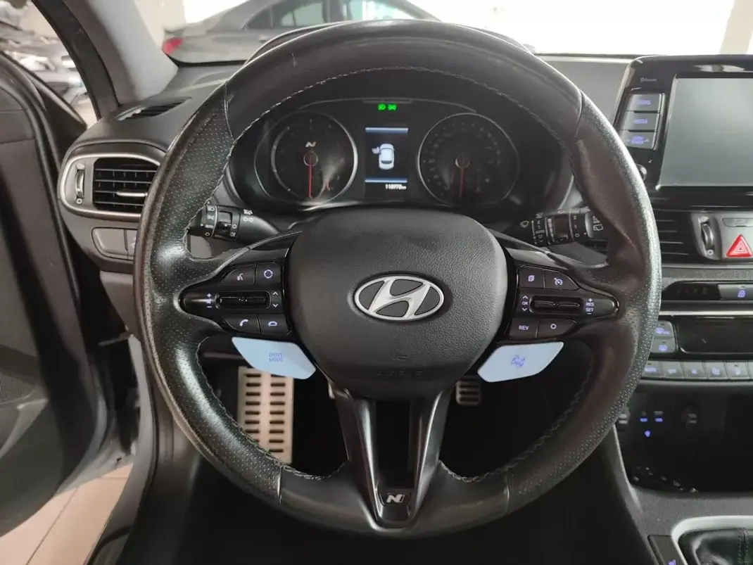 Hyundai i30 2018 - 27500 EUR, 119000 km - AUTO.MOTO.pt - 119000km - foto 25 de 34