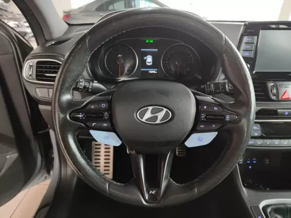 Hyundai i30 2018 - 27500 EUR, 119000 km - AUTO.MOTO.pt - 119000km - foto 25 de 34