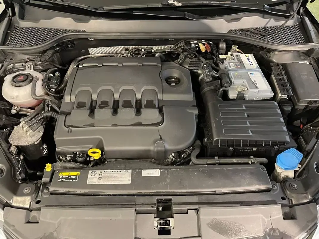 SEAT Leon ST 2019 - 11450 EUR, 182000 km - AUTO.MOTO.pt - 182000km - foto 33 de 34