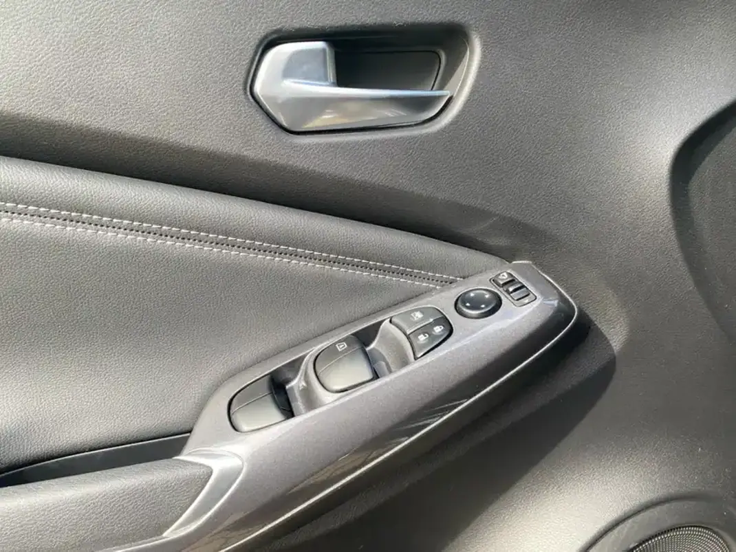 Nissan Juke 2023 - 17900 EUR, 81920 km - AUTO.MOTO.pt - 81920km - foto 14 de 18