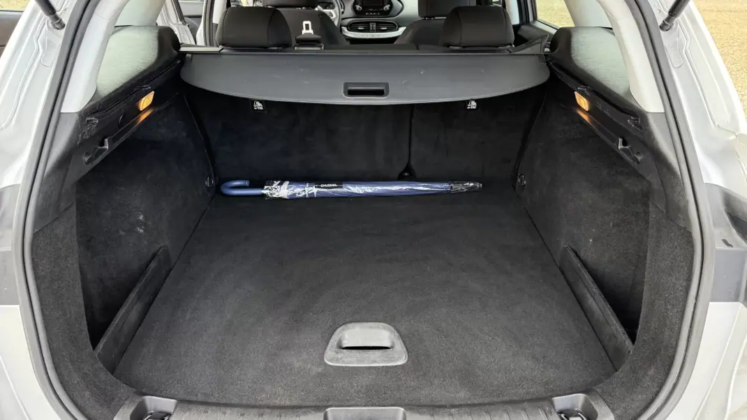 Fiat Tipo Station Wagon 2019 - 12750 EUR, 75000 km - AUTO.MOTO.pt - 75000km - foto 8 de 32