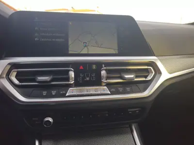 BMW 330e 2021 - 32500 EUR, 101910 km - AUTO.MOTO.pt - 101910km - foto 8 de 12