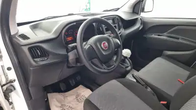 Fiat Doblo 1.6 M-JET2 3 LUG. 2021 - 13500 EUR, 55800 km - AUTO.MOTO.pt - 55800km - foto 9 de 28