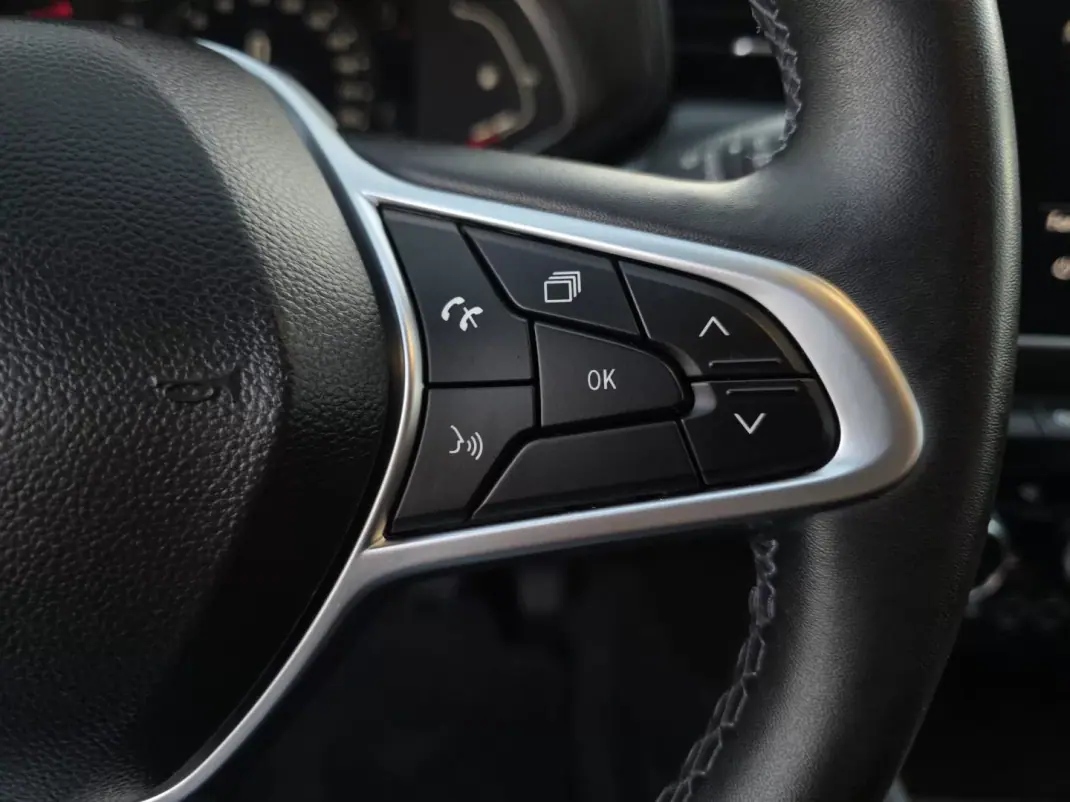 Renault Clio 2022 - 14500 EUR, 104000 km - AUTO.MOTO.pt - 104000km - foto 18 de 43