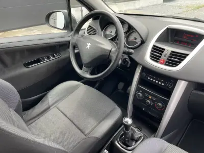 Peugeot 207 2011 - 5450 EUR, 211655 km - AUTO.MOTO.pt - 211655km - foto 17 de 24