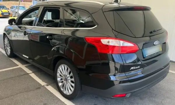 Ford Focus SW 2011 - 7490 EUR, 159718 km - AUTO.MOTO.pt - 159718km - foto 11 de 14