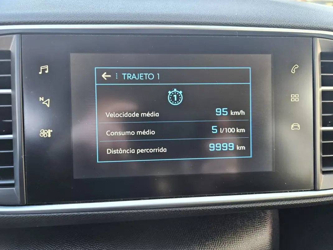 Peugeot 308 SW 2019 - 13800 EUR, 77780 km - AUTO.MOTO.pt - 77780km - foto 42 de 44