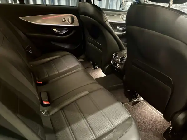 Mercedes-Benz E 43 AMG 2017 - 45990 EUR, 139000 km - AUTO.MOTO.pt - 139000km - foto 9 de 16
