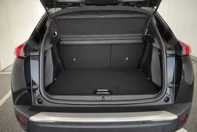 Peugeot e-2008 2020 - 14790 EUR, 153203 km - AUTO.MOTO.pt - 153203km - foto 8 de 9