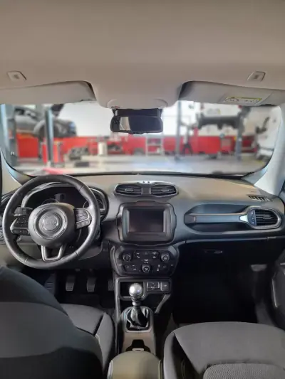 Jeep Renegade 2020 - 17990 EUR, 81429 km - AUTO.MOTO.pt - 81429km - foto 10 de 16