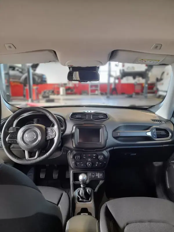 Jeep Renegade 2020 - 17990 EUR, 81429 km - AUTO.MOTO.pt - 81429km - foto 10 de 16