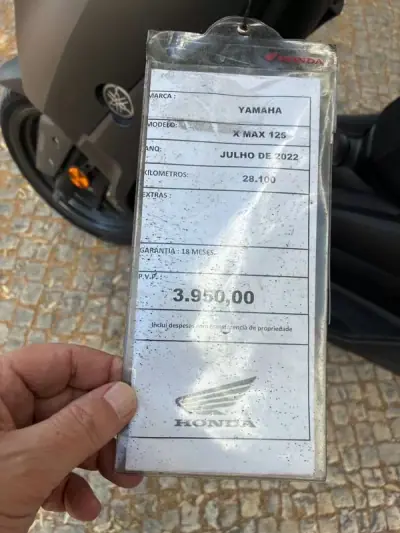 Yamaha XMAX 2022 - 3950 EUR, 28105 km - AUTO.MOTO.pt - 28105km - foto 5 de 13