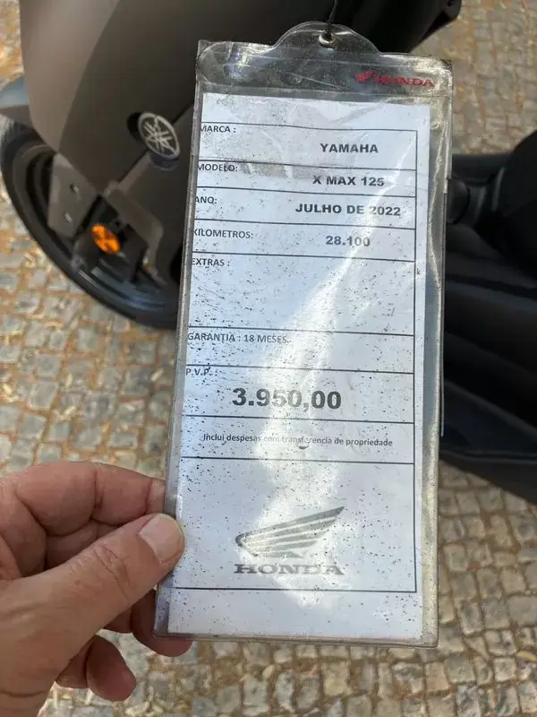 Yamaha XMAX 2022 - 3950 EUR, 28105 km - AUTO.MOTO.pt - 28105km - foto 5 de 13