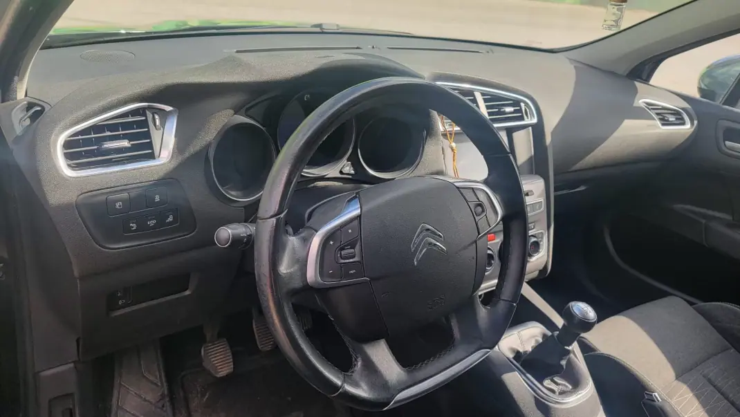 Citroën C4 2016 - 8990 EUR, 140000 km - AUTO.MOTO.pt - 140000km - foto 39 de 39